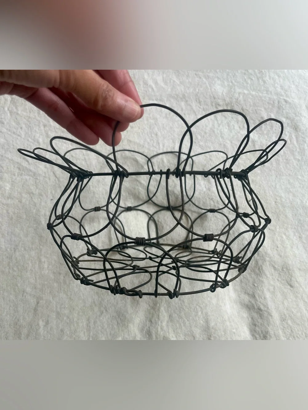 🥚 Vintage Collapsible Wire Egg Basket Antique